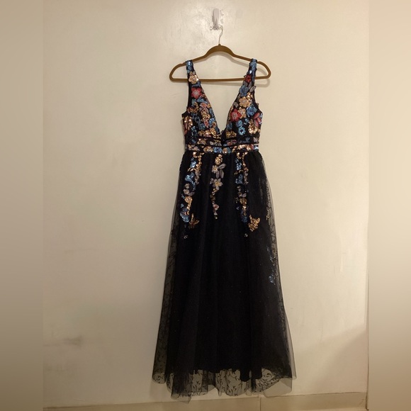 Jj’s House a-line V-neck floor length tulle prom dress with lace beading sequins - Picture 3 of 16